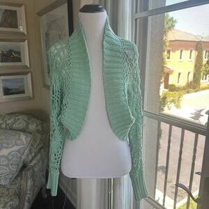 Bebe Mint Sage Green Crocheted Open Front Shrug Bolero Bohemian Y2K Size M